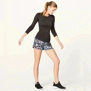 Lululemon Break Free Short (2.5") Culture Clash Multi Black size 8